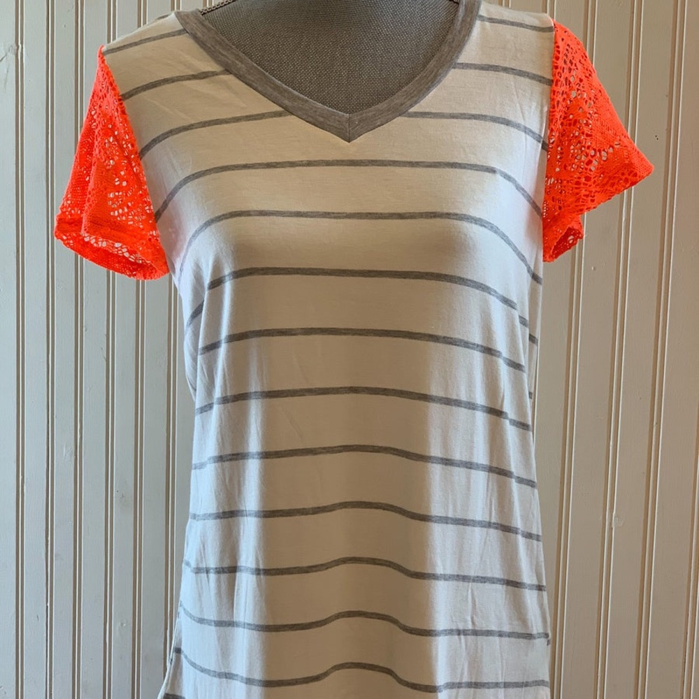 Honeyme V neck